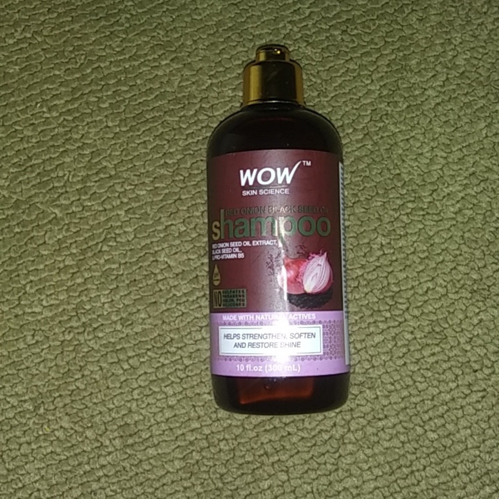 Wow Skin Science Red Onion Black Seed Oil Shampoo